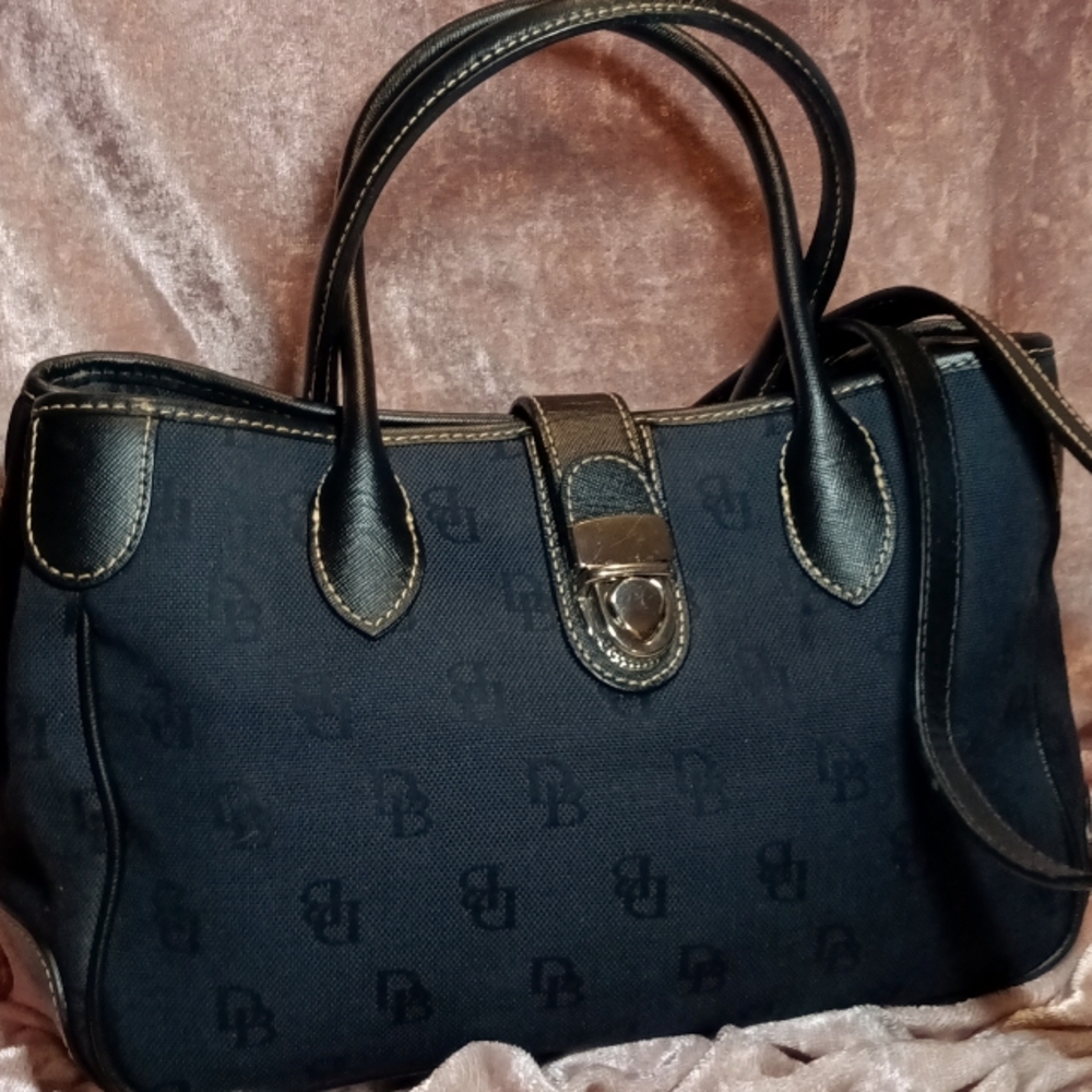 DOONEY & BOURKE HANDBAG/CROSSBODY NAVY EUC